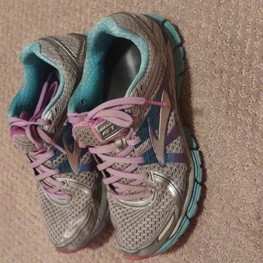 Shoes - Picture 2 of 3